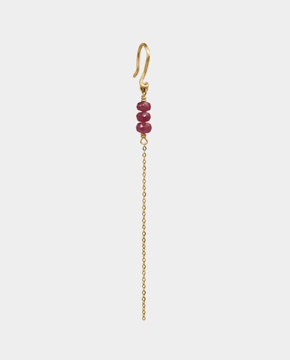 Maria Davison - gold earring with pink sapphire