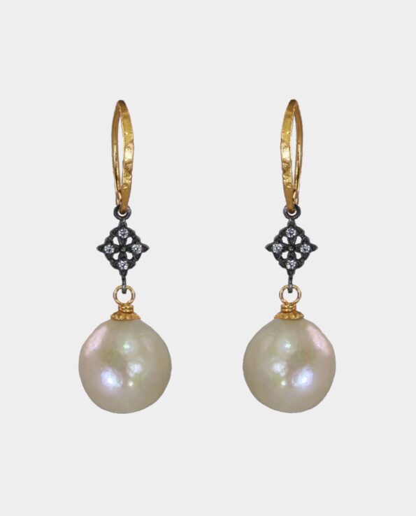 Mary Ann Yates - earring with ivory-colored pearls