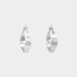 Retro earring in silver in a classic Scandinavian look in a timeless design which gives your look a touch of elegance with a gripping effect when the light hits the silver