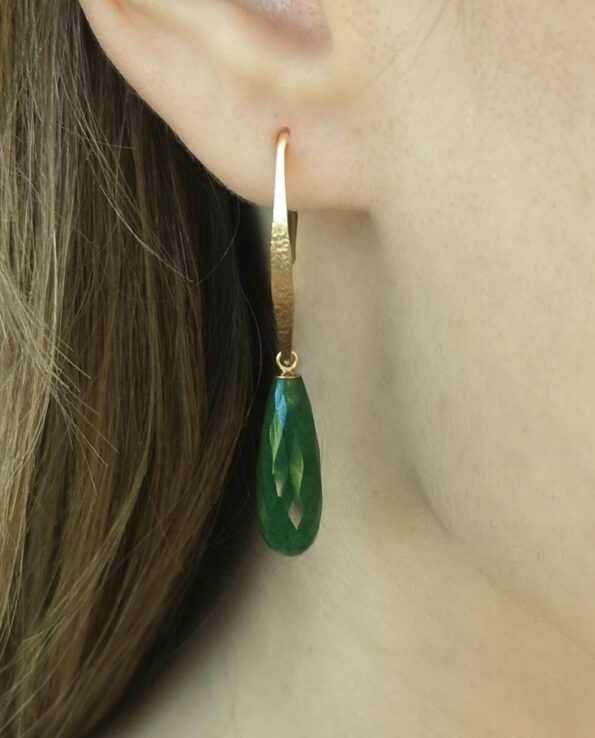 Louisa May - hamrede øreringe med lange grønne aventuriner - pic. 1