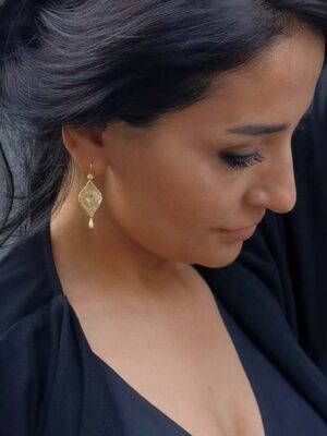 earrhook with topaz and pendant model