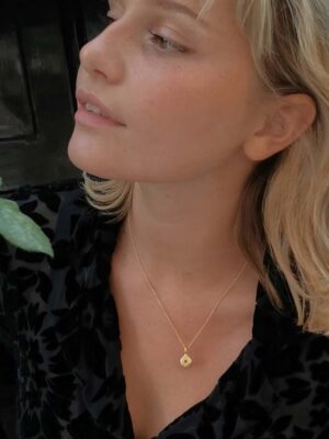 nicklace with ruby model