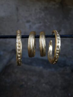 Yndlings-kreoler for tiden ❤️
Find dem i butikken og på webshoppen under navnene
"Fortuna" og "Alix de Hesse" 🕊️