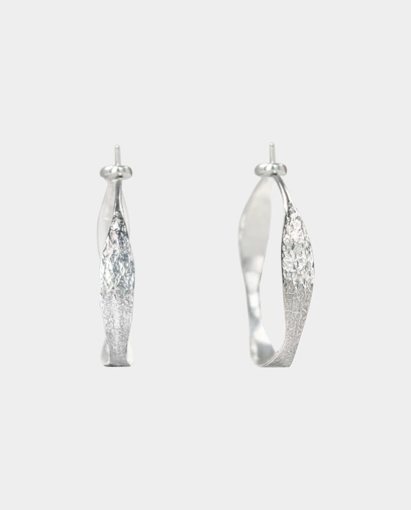 Clara da Silva - hammered creoles medium in silver