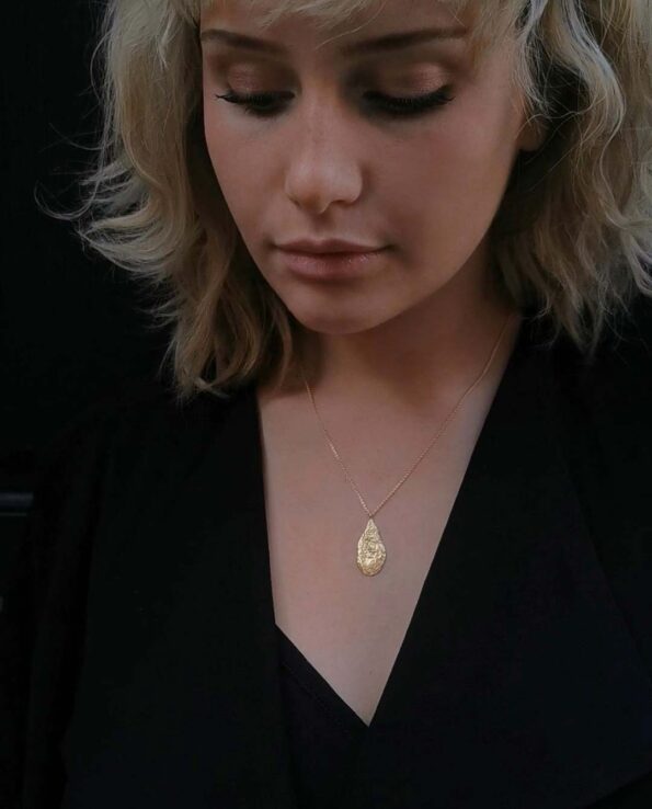 necklace with peridot model