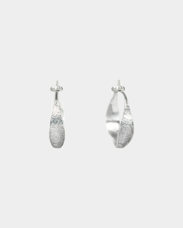 Clara da Silva - small hammered creoles in silver