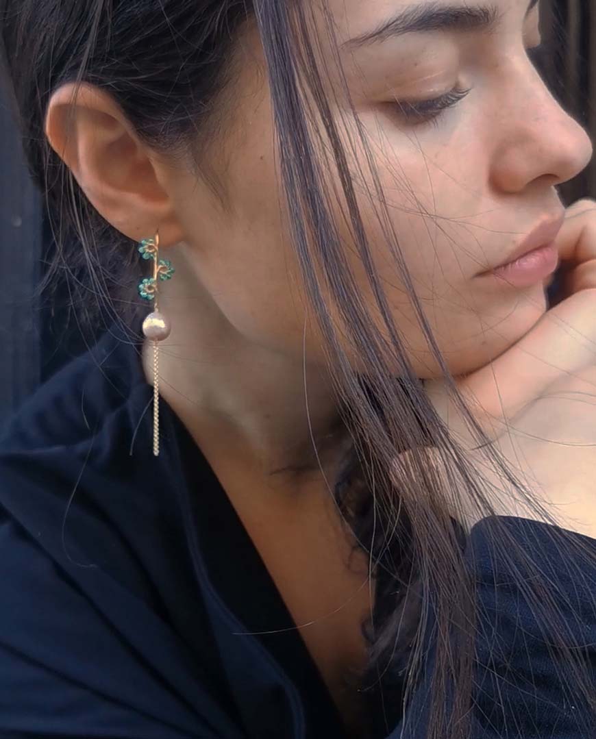 apatite earring with rosa fresh water model