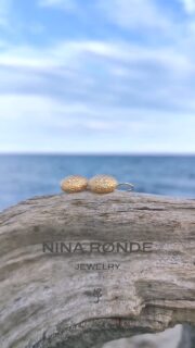 Find dem i butikken og på webshoppen under navnet "Hera" 🕊️