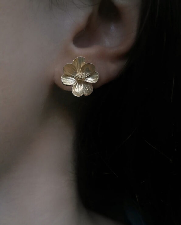 flower earring close up