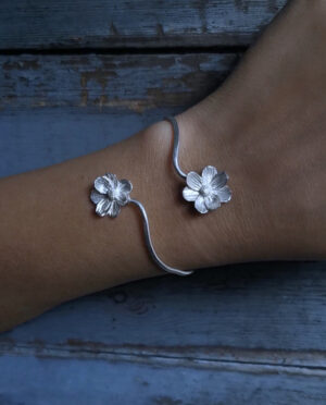 hammeret silver bracelet with flowers close up