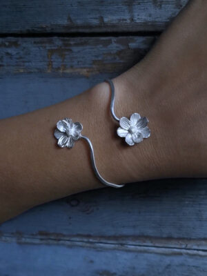 hammeret silver bracelet with flowers close up