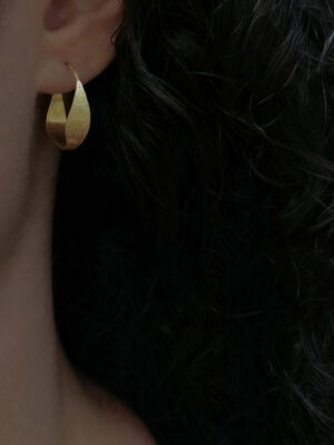 small hammered creoles close up