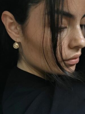 sundial snail earring with white topaz model