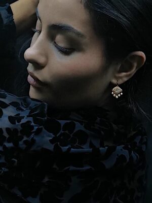 earring witn small drops and light blue apatite