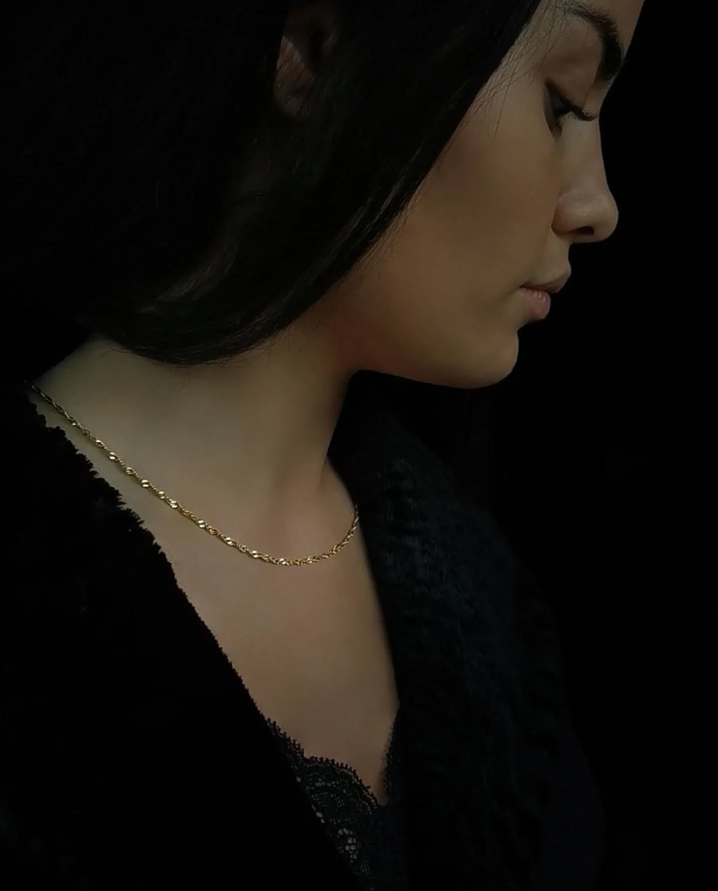 Funklende snoet halskæde i 18 karat forgyldt sterlingsølv ✨
Fås også i sterlingsølv.
Find dem i butikken og på webshoppen under navnet "Martha" 🕊️