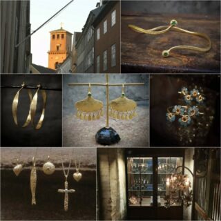 Mangler du de sidste julegaver?🎄
Kig forbi vores stemningsfulde butik i Store Kannikestræde 5, lige ved Rundetårn ❤️
19. december: 11.00 - 17.30
20. december: 11.00 - 16.00
21. december: 12.00 - 16.00
22. december: 11.00 - 17.30
23. december: 11.00 - 15.00