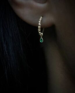 De små nubrede kreoler fås også med grønne onyxdråber 🌿
Find dem i butikken og på webshoppen under navnet "Idun" 🕊️