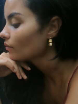 simona with white topaz model