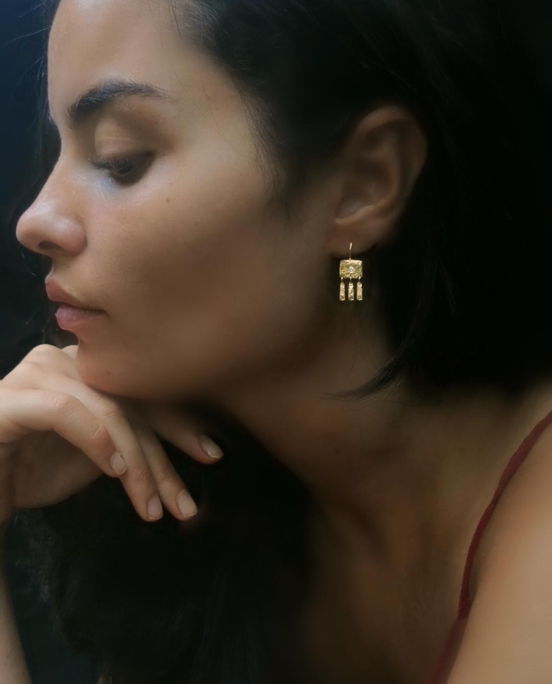 simona with white topaz model